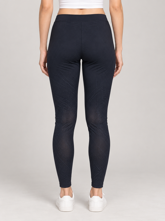 OYSHO Leggings Neri Tecnici con Dettagli Tono su Tono