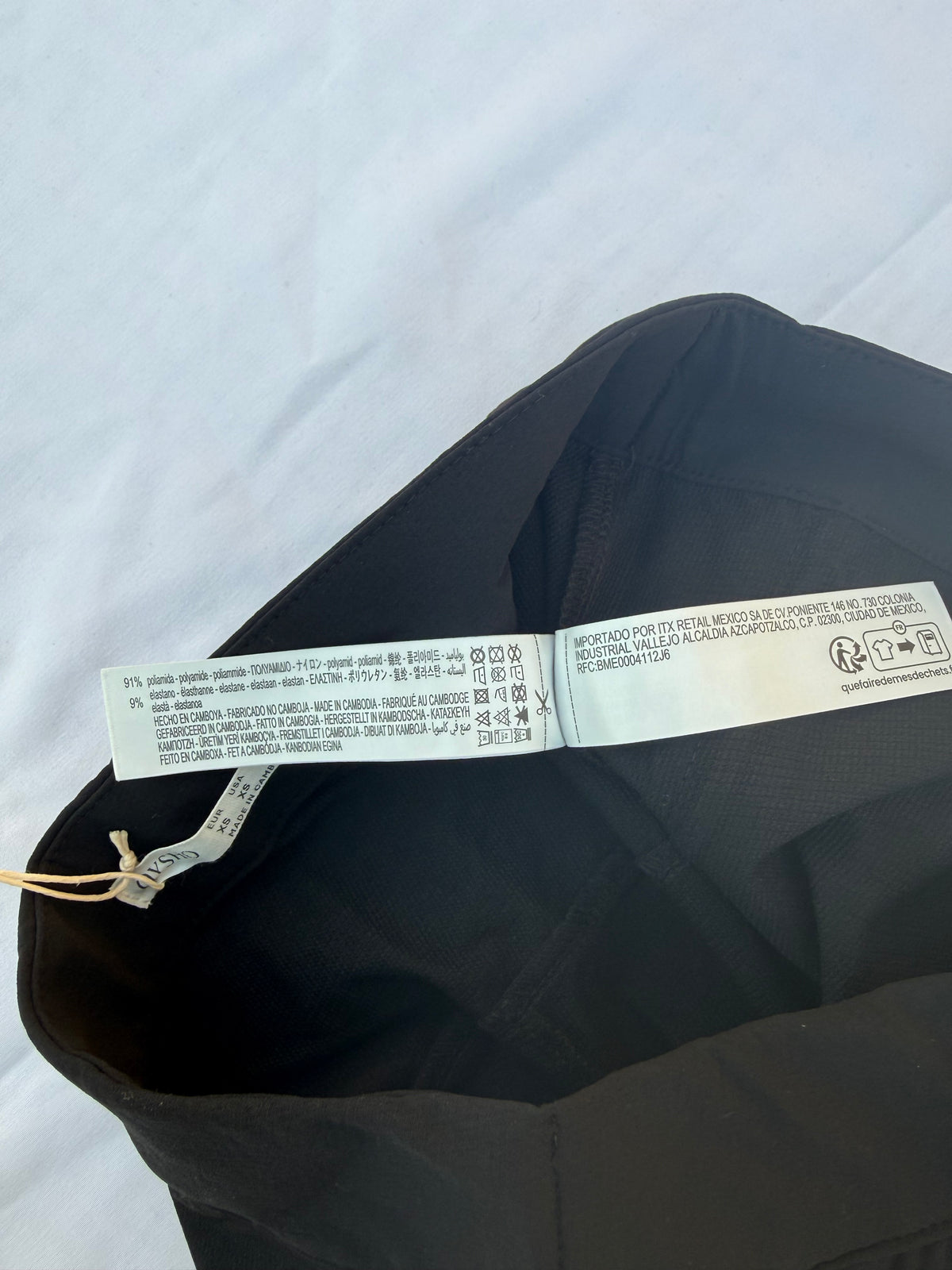 Oysho – Pantaloni Cargo Tecnici Neri con Cintura