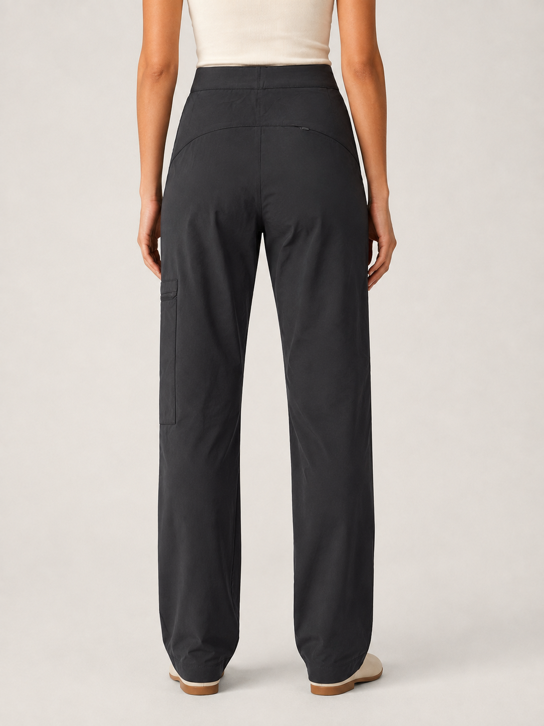 Oysho – Pantaloni Cargo Tecnici Neri con Cintura