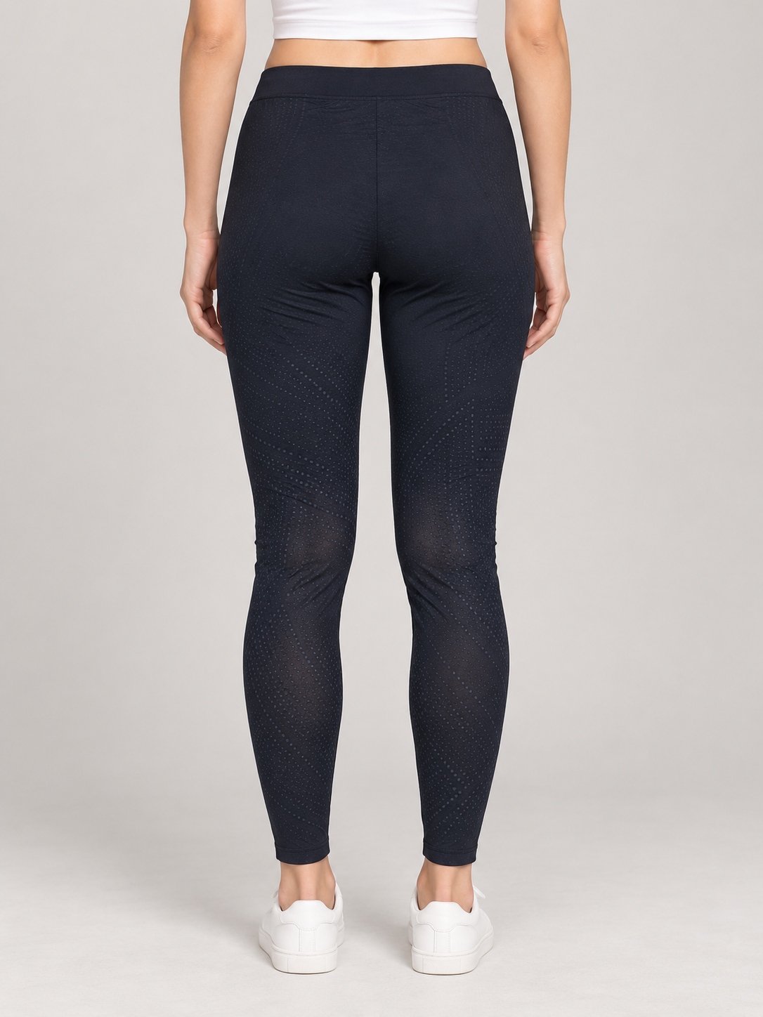 OYSHO Leggings Neri Tecnici con Dettagli Tono su Tono