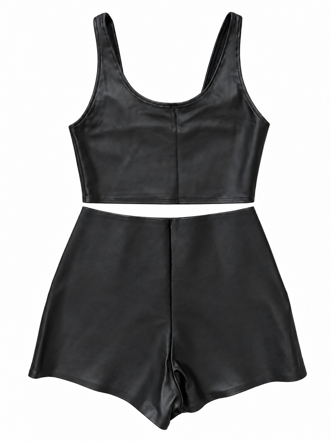Completo sportivo nero con top cropped e shorts